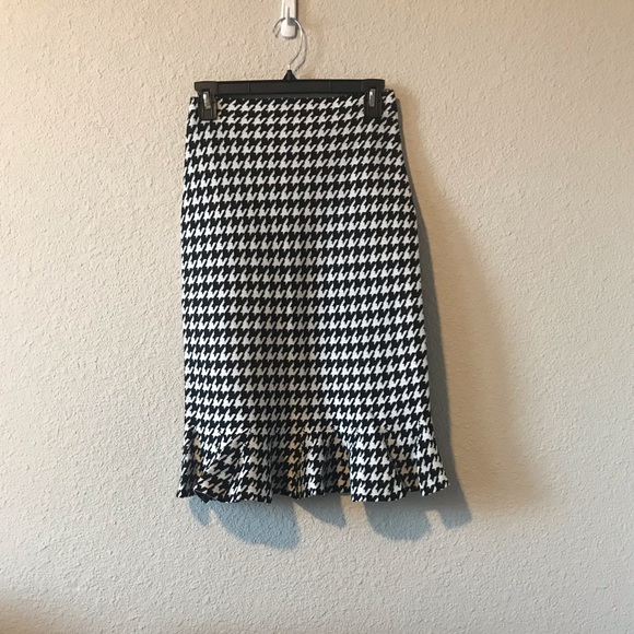 Houndstooth Mermaid Skirt - Picture 2 of 4